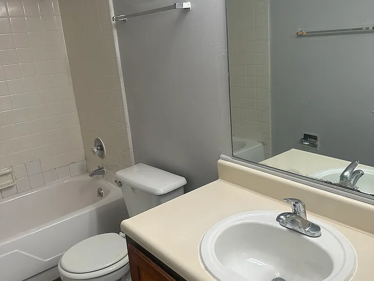 815 S State St #16 — Photo 8