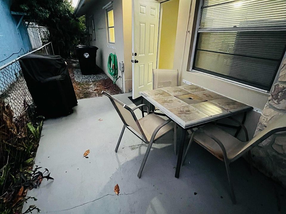 1st image of 815 S L St #4