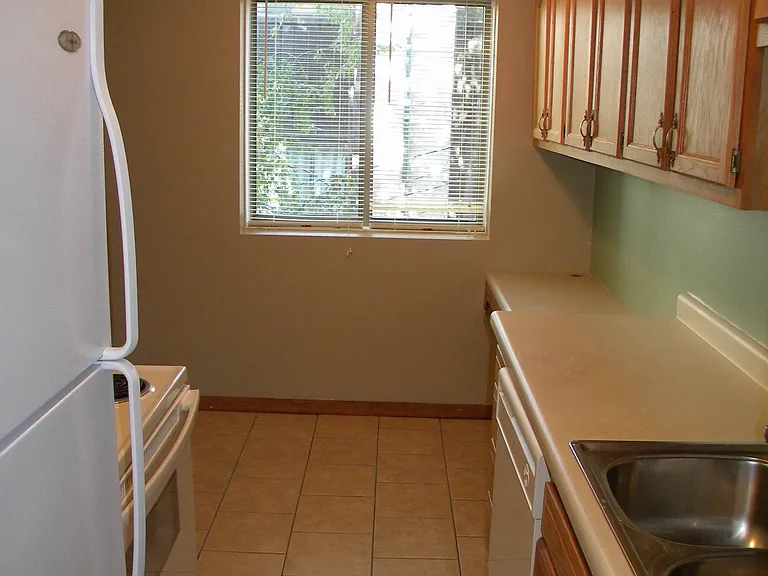 614 10th Ave SE #204 — Photo 14