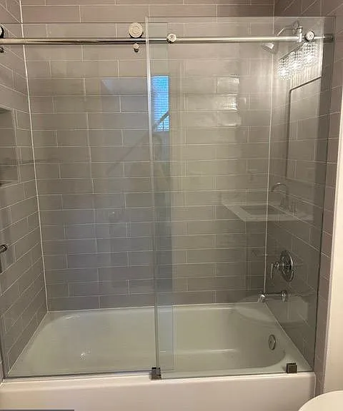 1811 Fallbrook Ln — Photo 12