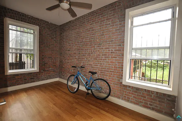 Rented by EXR | media 5