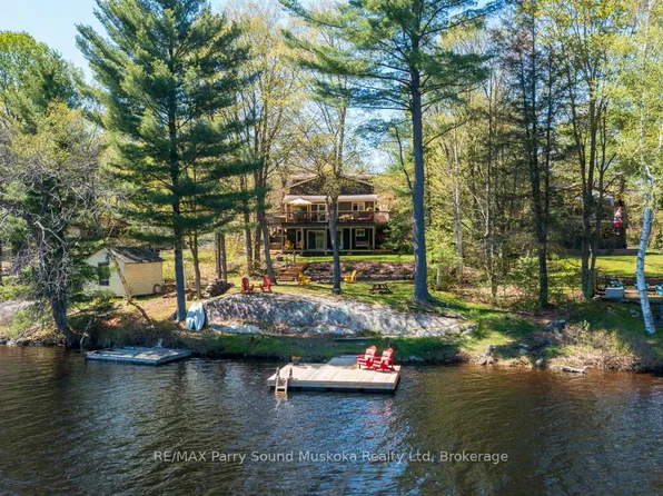 13 Peninsula Shores Rd E, McDougall, ON P2A 2W7