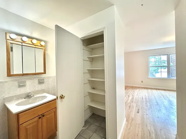 47 Jewett Avenue image 18 of 25