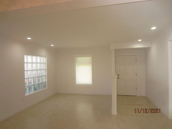 3rd image of 831 N Desert Ave