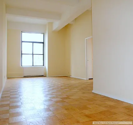 Sold by Bond New York | media 3