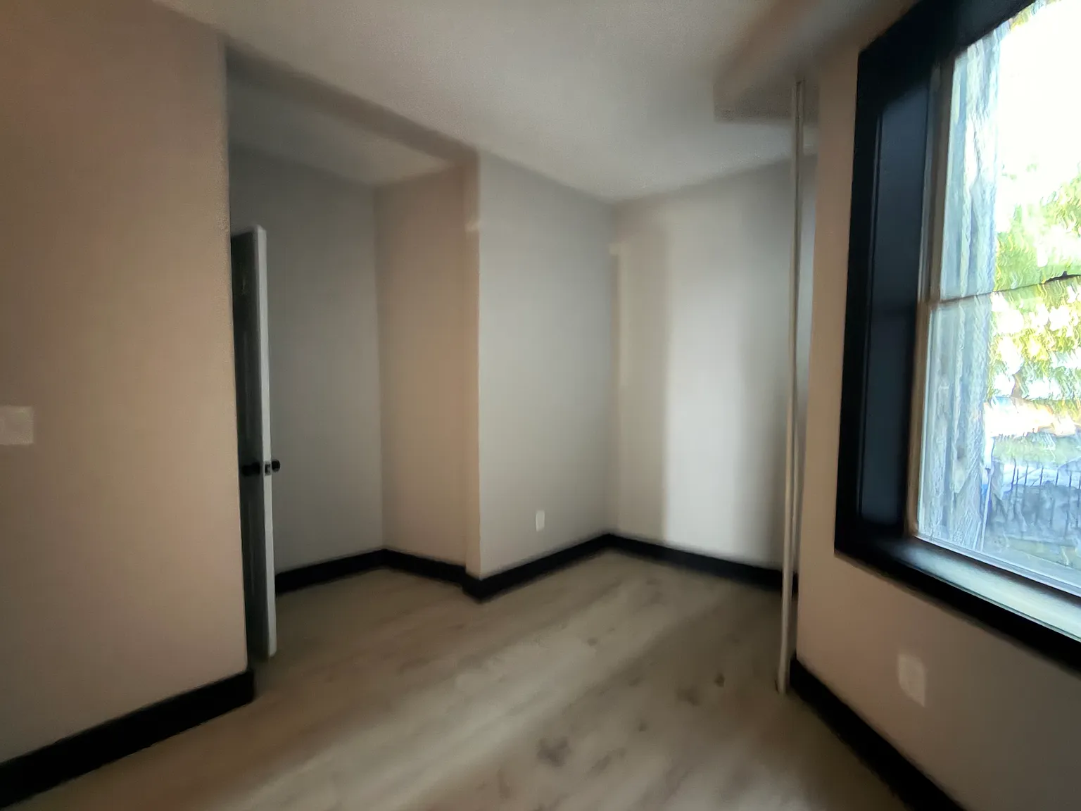 1 bed, 650 sqft, $1,695 — Photo 2