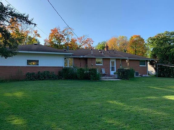 2nd image of 2596 Southlawn Dr N