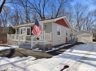 42224 N Lakeview Dr, Antioch, IL 60002