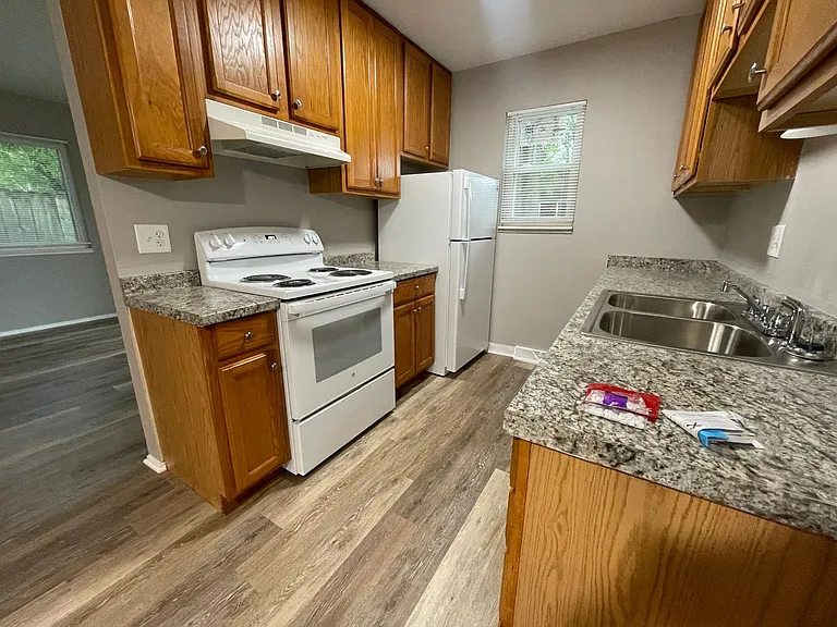 Garden Ridge Apartments — Photo 46