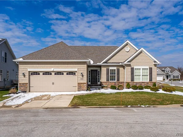 5690 Waterford Ln, Clarence Center, NY 14032