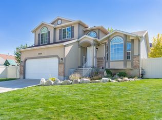 4060 S Westlake Dr, Roy, UT 84067