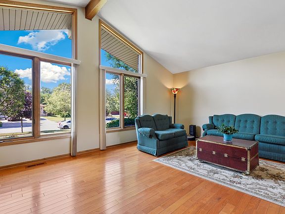 3rd image of 11904 Greenfield Dr