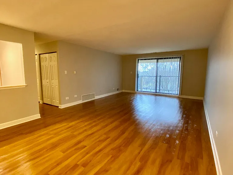 Farmingdale Apartments — Photo 39