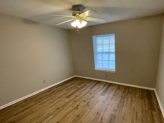 5th image of 3820K W Country Club Rd