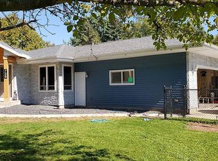 738 N Oakwood Rd, Oshkosh, WI 54904