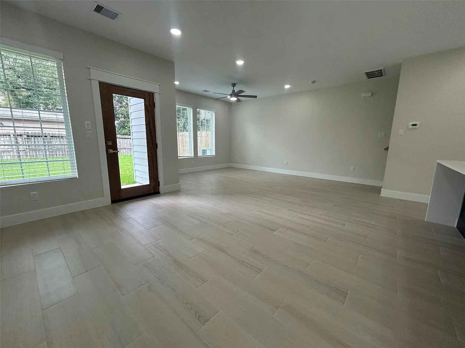 3 bed, 2.5 bath, 1868 sqft, $2,500 — Photo 3