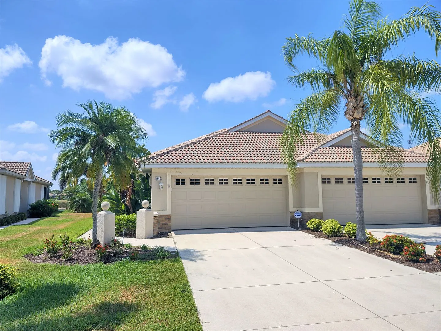 Seasonal Short-Term Rental in Pelican Pointe and Country Club Community! — Photo 2