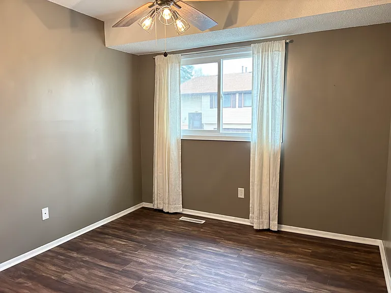 3622 Garden Blvd N — Photo 15