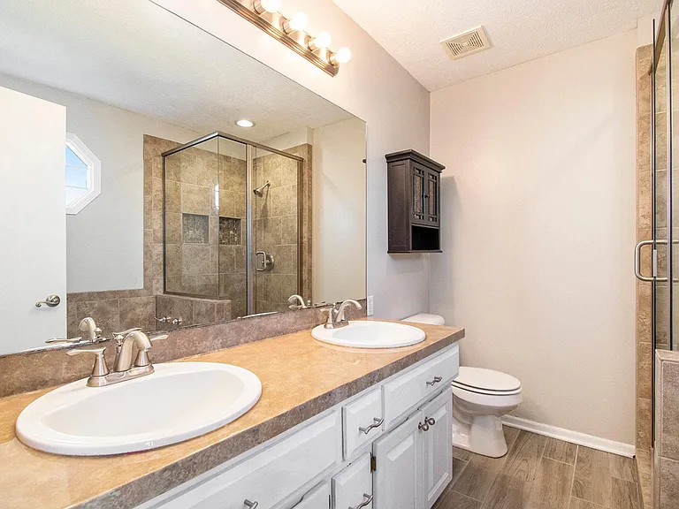 7202 S 155th Ave — Photo 13