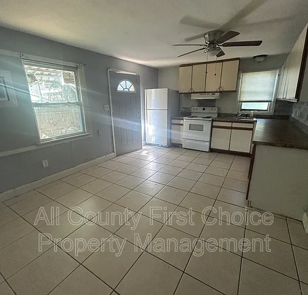 724 Wyatt St #B — Photo 1