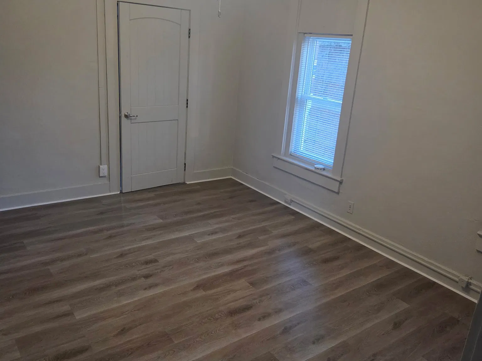 3 bed, 1000 sqft, $1,095 — Photo 1