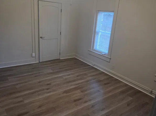 914 N 8th St APT C, Burlington, IA 52601