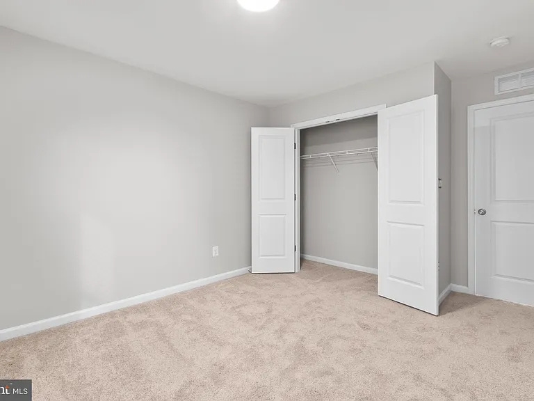 930 Forsythia Ln — Photo 30