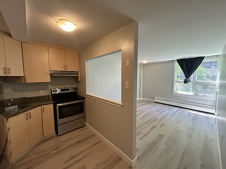 5222 Green St #13 — Photo 3
