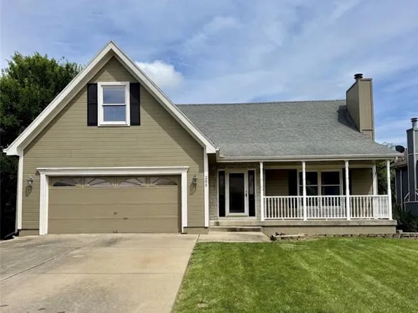 205 N Highland Dr, Raymore, MO 64083