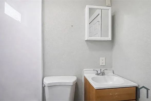 1343 Edgemont Ave — Photo 5