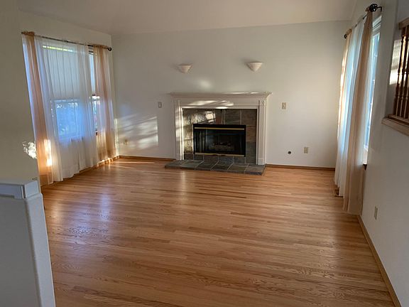 3rd image of 5002 76th Avenue Ct W