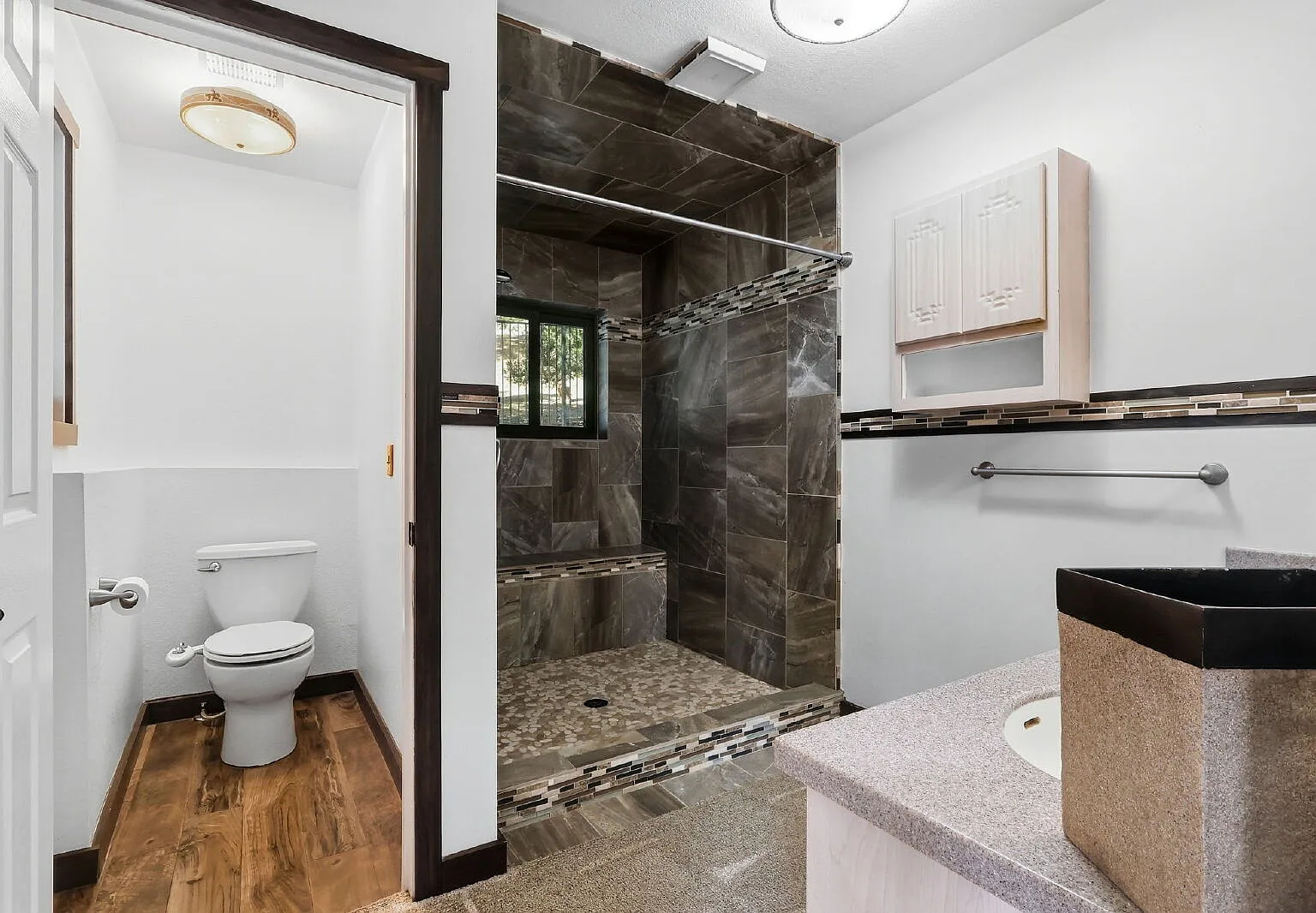 3 bed, 3.0 bath, $2,850 — Photo 3