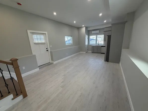 20 Brown Pl #3, Staten Island, NY 10305