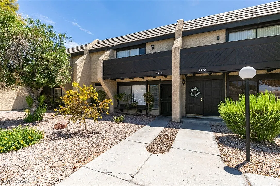 3 bed, 2.5 bath, 1536 sqft, $1,745 — Photo 3