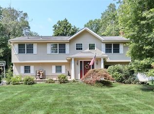 39 S Pascack Rd, Pearl River, NY 10965