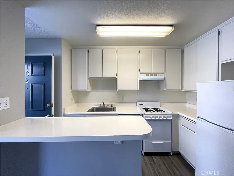 1130 Newport Ave #202 — Photo 6