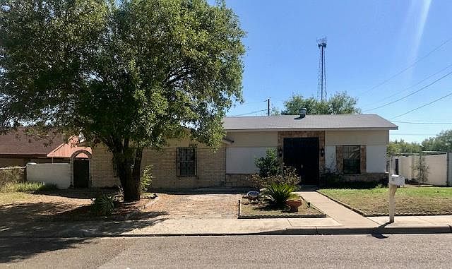 1st image of 1921 Southwood Dr