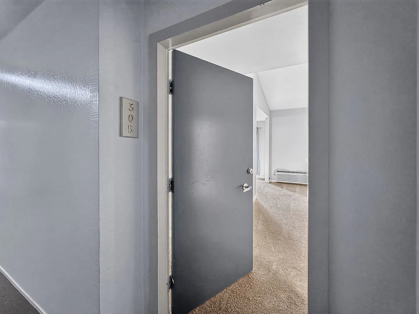 Nice Top Floor Unit Located in the Desired Greenwood Condominiums is Available Now! — Photo 4