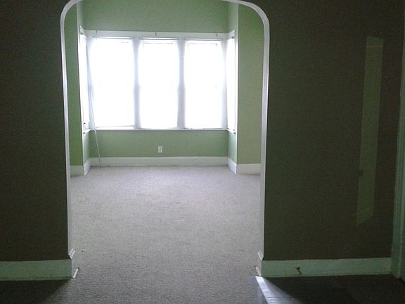 5th image of 2454 W Diversey Ave