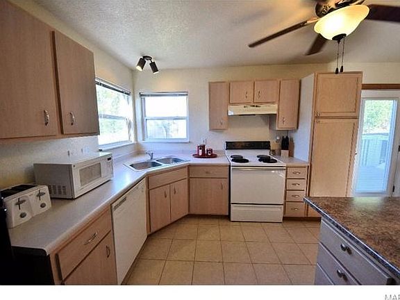 3rd image of 216 Grand Central Dr