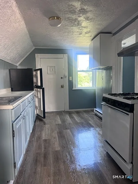 1 bed, 1.0 bath, 545 sqft, $1,200 — Photo 2