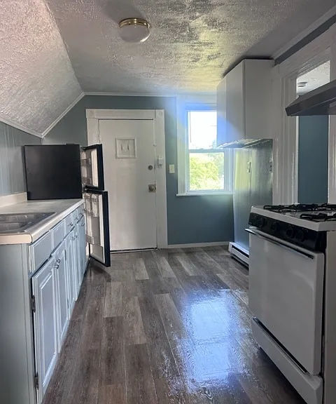 278 Thompson St #3 — Photo 2