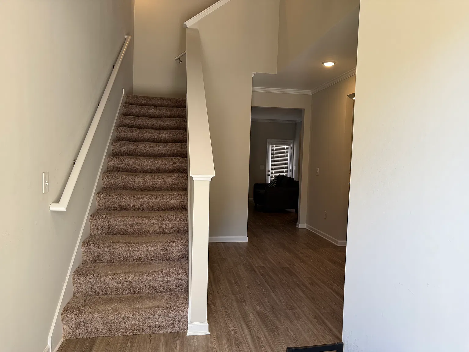4 bed, 2.5 bath, 2268 sqft, $2,300 — Photo 2