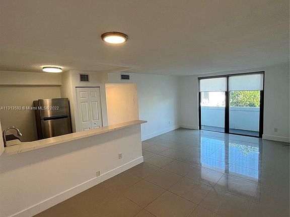 2nd image of 2345 NE 135th St APT 205
