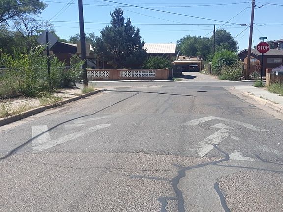 4th image of 1561 Navajo Dr