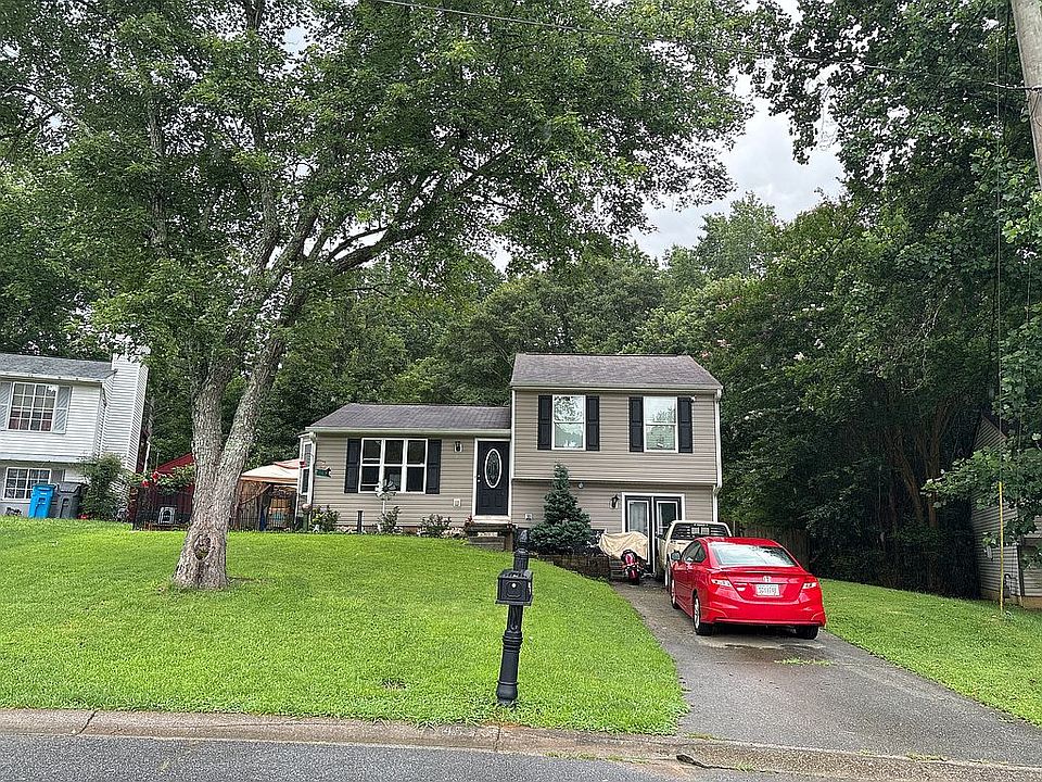 1st image of 2450 Redfield Dr