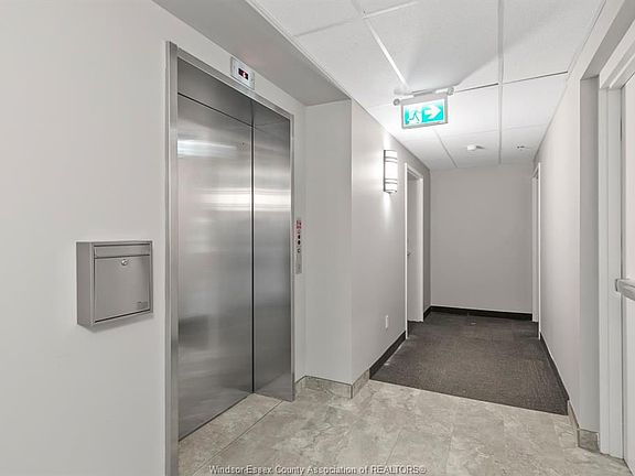 4th image of 955 Ouellette Ave #408