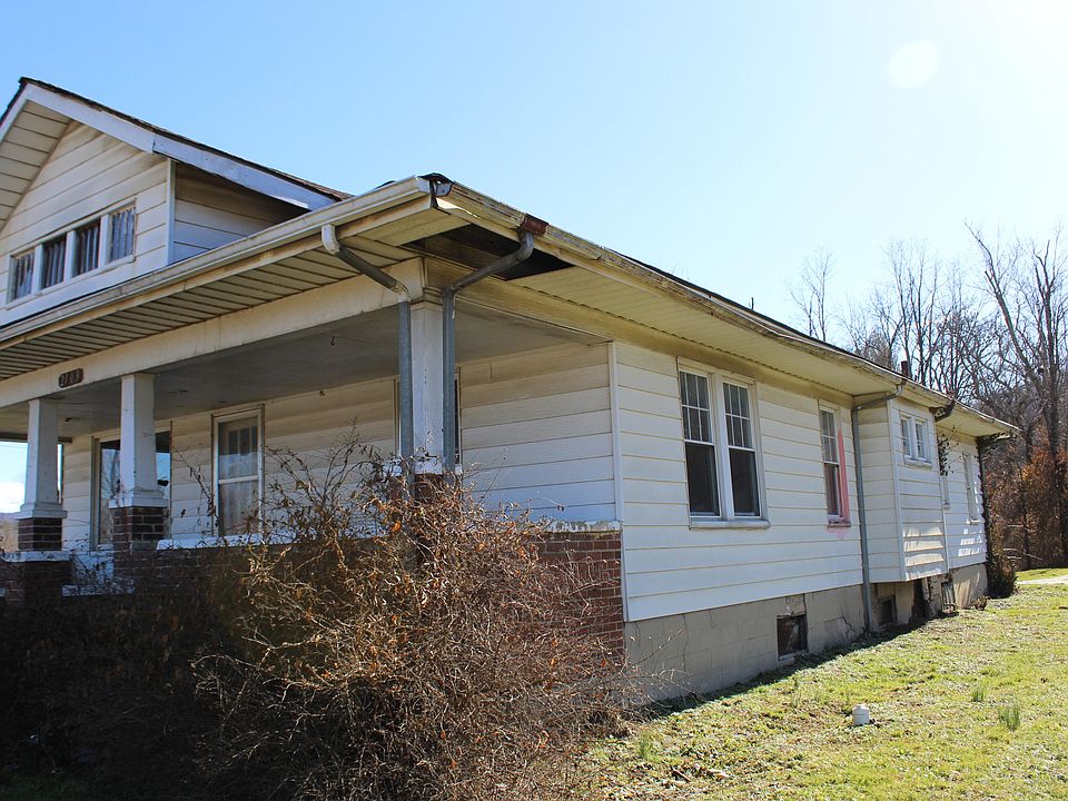 2103 Winchester Ave, Middlesboro, KY 40965 MLS 23001395 Zillow