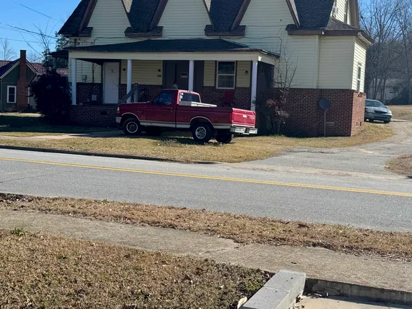 284 Newnan St, Franklin, GA 30217