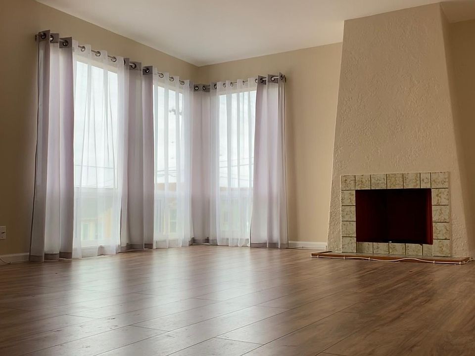 1st image of 301 Castle St
